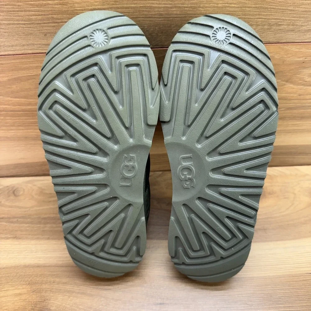 UGG Tasman Quilted Nylon Puffer Slippers Youth Size 6 Big Kids Boys Green